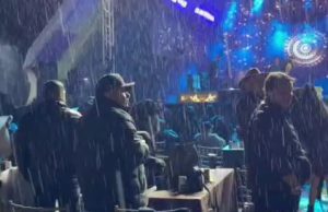 Primeiro show da Expoagro tem vips na chuva e cantor falando de buracos de Dourados