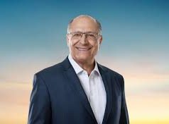 É factoide do clã Bolsonaro para desviar do caso Master, diz Alckmin