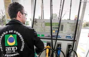 Inflação de abril é menor do que a de março, com contenção dos preços dos combustíveis
