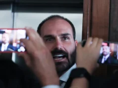 PGR pede ao Supremo condenação de Eduardo Bolsonaro por coação
