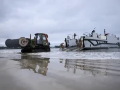 Marinhas brasileira e francesa fazem exercício na costa do Rio