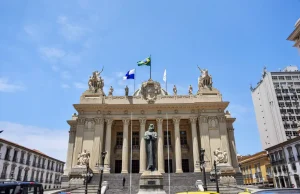 Projeto prevê uso de banheiros neutros para pessoas trans no Rio