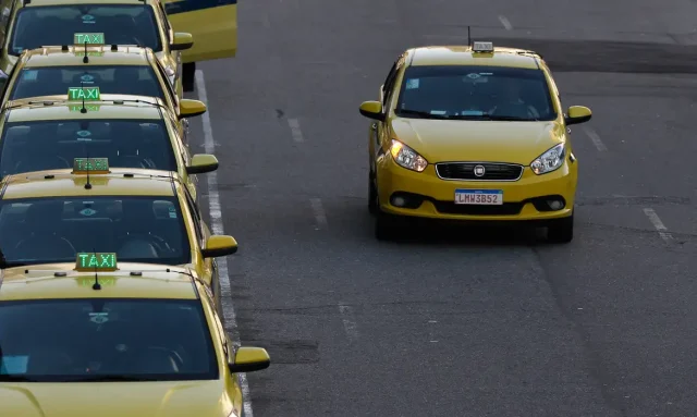 taxi_rj_ffraz_05072110182 (Fernando Frazão/Agência Brasil)