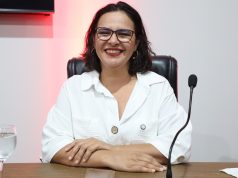 Gleice Jane promove homenagem à Fiocruz e reforça defesa da ciência e do SUS em MS