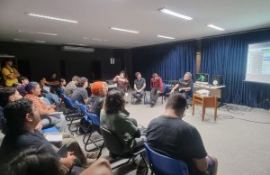 Banda Os Alquimistas compartilha processo de gravação de novo álbum com estudantes da UFMS