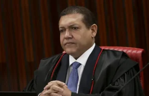 TSE julga liminar que suspendeu pesquisa desfavorável a Flávio