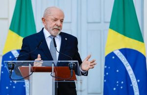 “Não se meta nas eleições no Brasil”, diz Lula a Trump