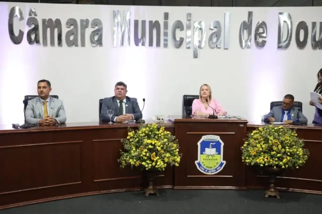 Mesa-camara-dourados