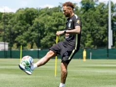 Neymar vai a campo pela primeira vez em treino da seleção brasileira