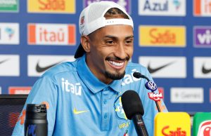 Raphinha elogia Ancelotti e busca evolução na Seleção: “Sei que posso fazer muito mais”