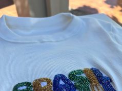 Vai torcer pela seleção? Vista uma estilosa camiseta bordada à mão