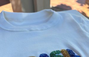 Vai torcer pela seleção? Vista uma estilosa camiseta bordada à mão