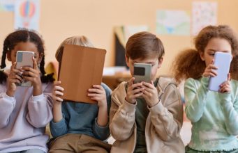 Malásia proíbe redes sociais para menores de 16 anos