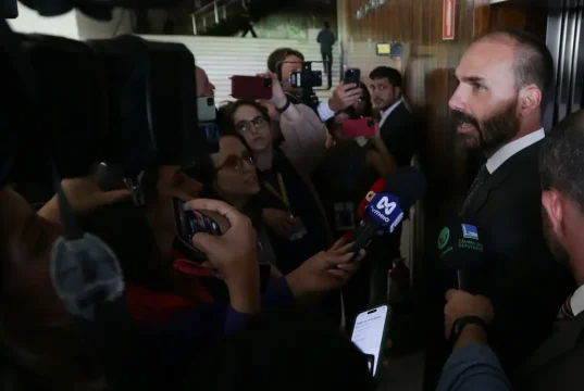 STF condena Eduardo Bolsonaro a inelegibilidade e a 4 anos de prisão