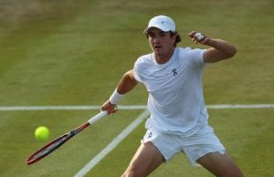 João Fonseca estreia em Wimbledon com 3 a 0 sobre Bautista Agut