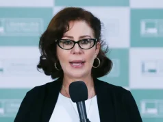Justiça manda prender jornalista perseguido por Carla Zambelli