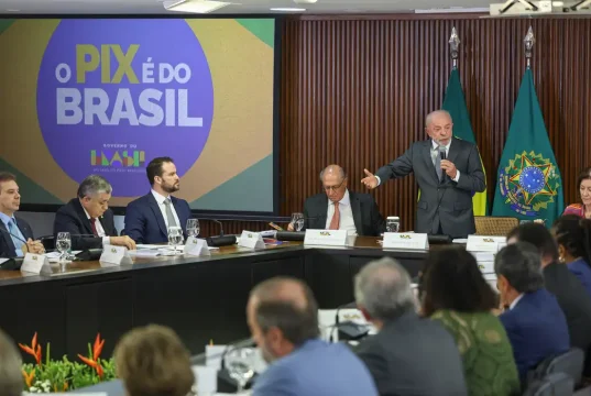 Brasil vai buscar novos parceiros para diminuir impactos comerciais
