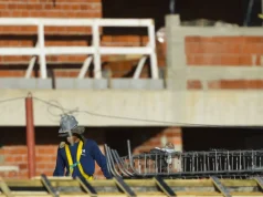 Construção empregou 2,5 milhões e pagou média de 2,1 salários mínimos