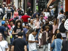 Salários diminuem pobreza em 22 regiões metropolitanas