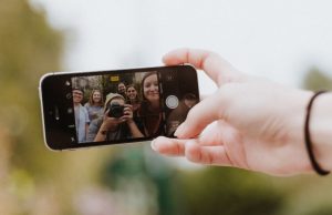 Hoje é Dia Mundial da Selfie; sabia que a primeira foi tirada em 1839?