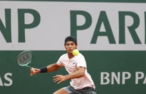 Brasileiro bate compatriota e vai à final juvenil em Roland Garros