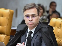 Mendonça autoriza PF a investigar repasses para filme sobre Bolsonaro