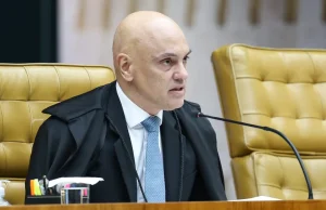 Por ordem de Moraes, PF faz busca por armas na casa de Bolsonaro
