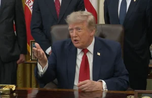 Trump recua e desiste de cobrar taxa sobre navios no Estreito de Ormuz