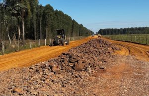 Prefeitura segue com manutenção de estradas rurais em Naviraí