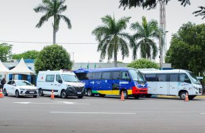 Naviraí recebe 2 ônibus, uma ambulância e equipamentos para Saúde