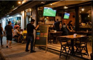 Bares e comércio em Dourados se adaptam aos horários de jogos finais da Copa
