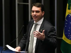 PGR pede que Flávio Bolsonaro seja ouvido por calúnia contra Lula