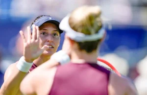 Luisa Stefani avança às oitavas de final nas duplas em Wimbledon