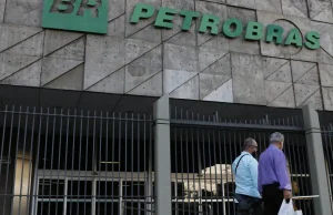 Com alívio da guerra, Petrobras reduz preço do querosene de aviação