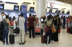 Setor de serviços cai 0,4% em maio por recuo na área de transportes