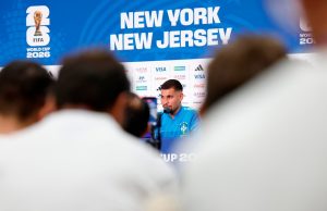 Bruno Guimarães projeta duelo com Odegaard e alerta sobre bola parada