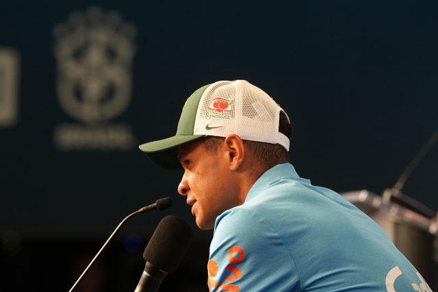 seleção - douglas santos