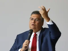 Dino bloqueia R$ 119 milhões de Valdemar por suspeitas em emendas