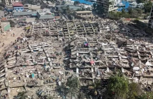 Sobe para 2.595 número de mortos em terremotos na Venezuela