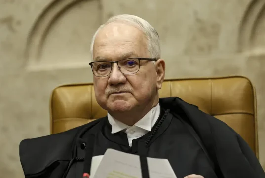 Fachin: críticas não fragilizam STF, mas fortalecem democracia