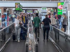 Setor de serviços fica estável em junho e sobe 2% no 1º semestre