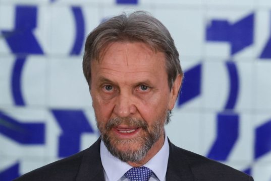 Após AVC isquêmico, líder do PT na Câmara continua internado